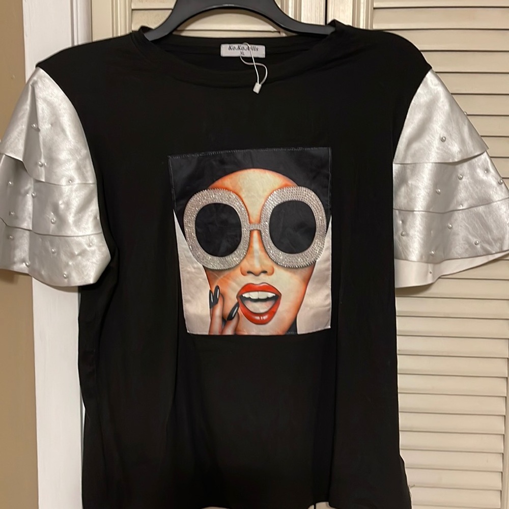 ⭐️KO KO AILIS 2 XL Vogue bedazzled in Paris t shirt